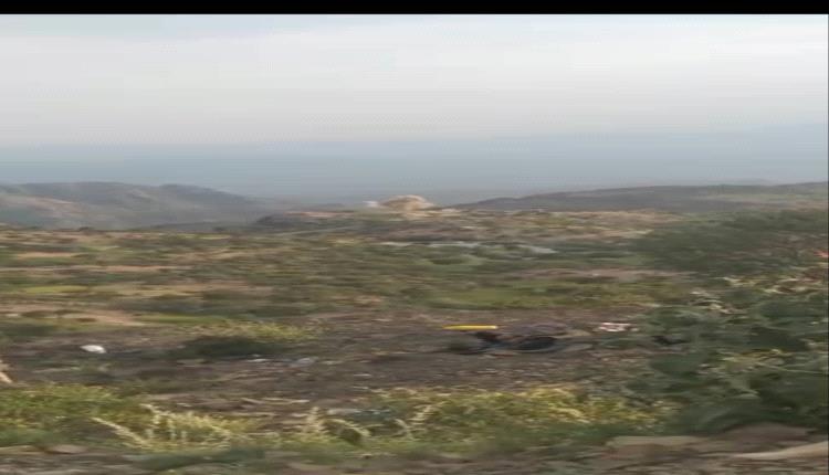 جريمة حوثية جديدة في المسيمير الحواشب.. قناصة المليشيا تستهدف رعاة الأغنام وتودي بحياة شابين