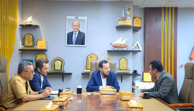 المحافظ شيخ يناقش مع وكيل أول هيئة الأراضي أوضاع أراضي وعقارات الدولة في العاصمة عدن
