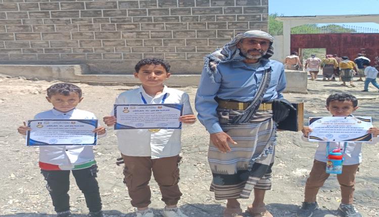 محمد قاسم راجح النقيب.. قصة ولي أمر استثنائي في يافع تستحق أن تُروى للأجيال وتخلد.