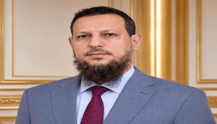المحافظ شيخ يوجّه بصرف حافز المعلمين في عموم مديريات العاصمة عدن لشهر سبتمبر