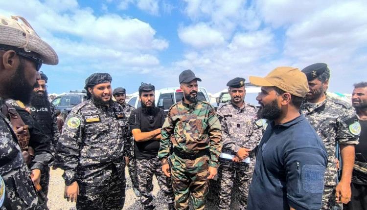 قوات أمن المنشآت تتسلم مهام تأمين مخيم النازحين غرب عدن